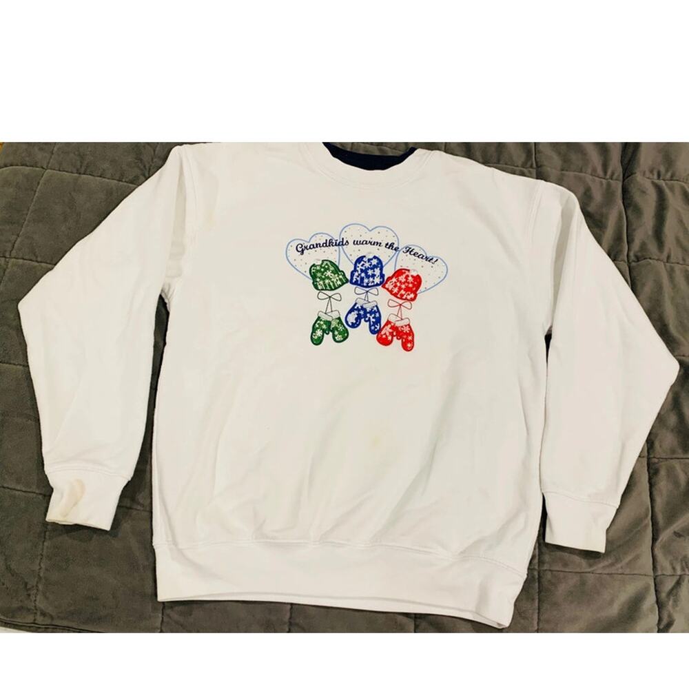 MC & Sportwear White Crewneck Sweatshirt Vintage Embroidered Mittens Women's M